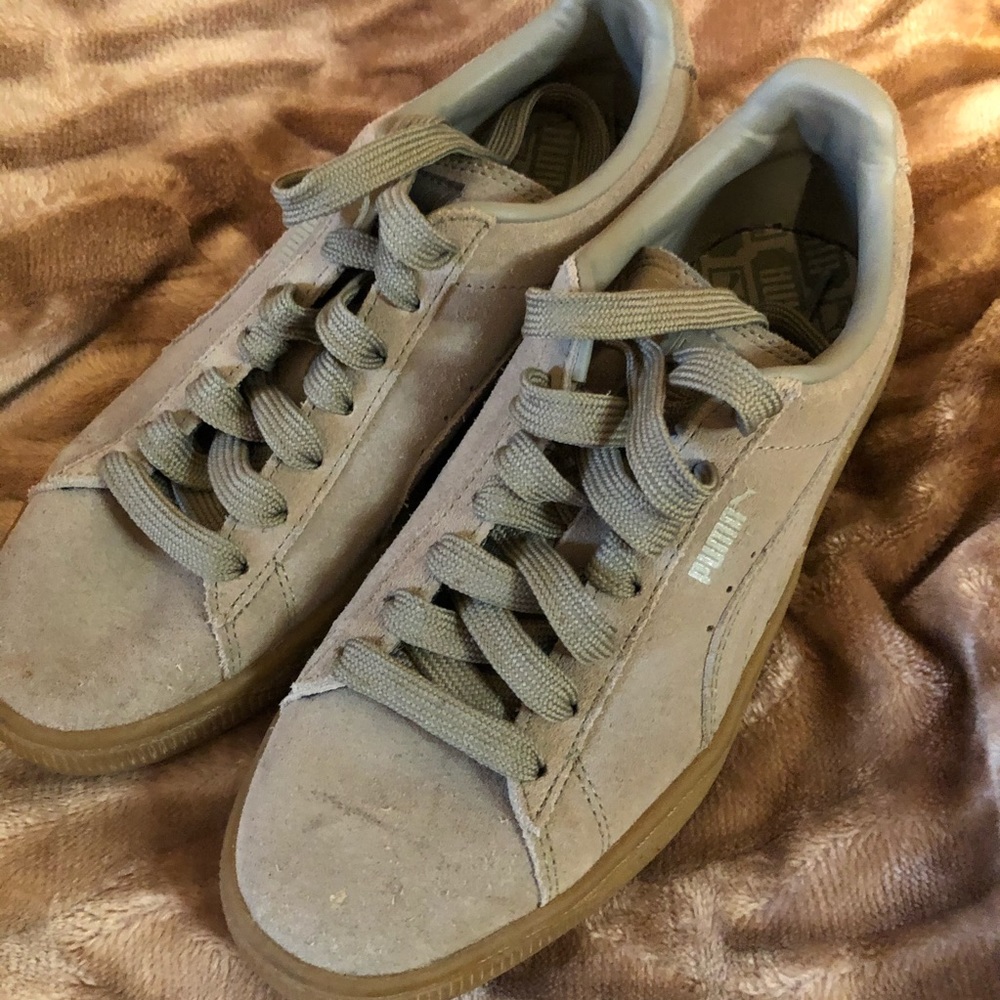 Woman’s Puma  canvas Y2K outdoor sneakers